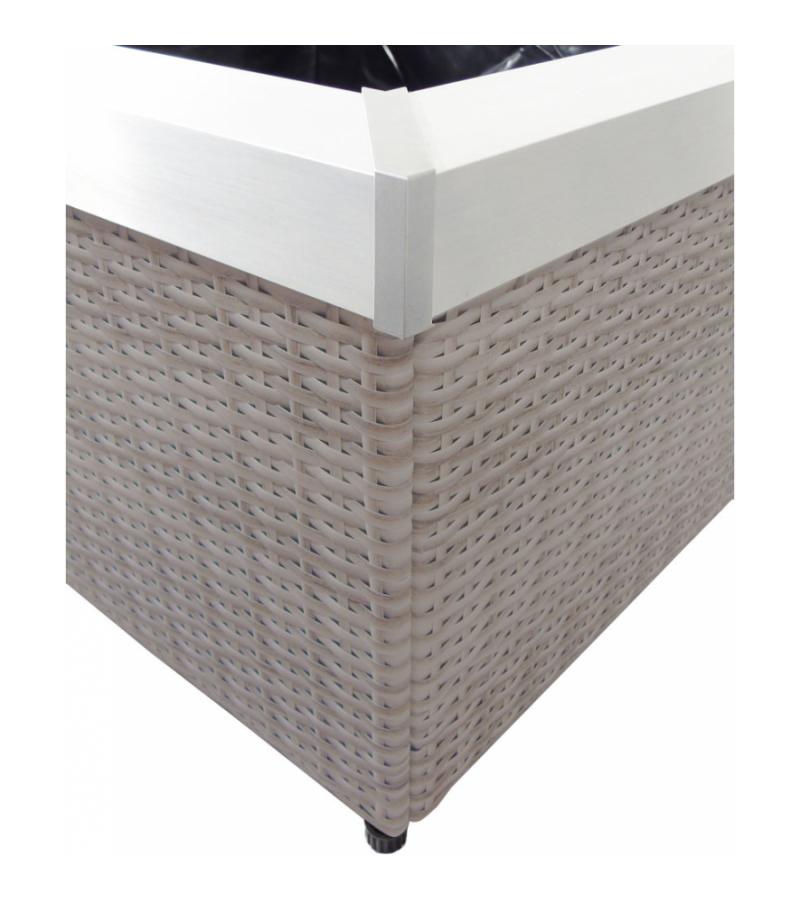 Amora Daveport terrasvijver